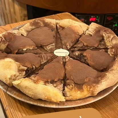 Pizza Dessert ripiena alla Nutella con Cacao Amaro